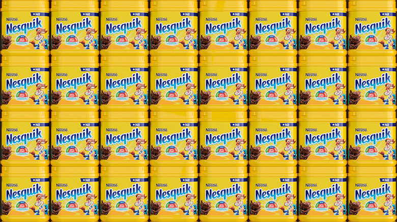 Nesquik速溶巧克力粉標(biāo)志，Nesquik速溶巧克力粉LOGO，Nesquik速溶巧克力粉品牌形象設(shè)計(jì)，雀巢品牌設(shè)計(jì)，巧克力品牌設(shè)計(jì)